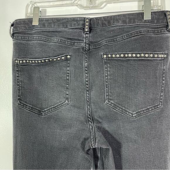 Free People Black Studded Jeans Distressed, Raw Hem Size 31. Excellent condition - Picture 8 of 8
